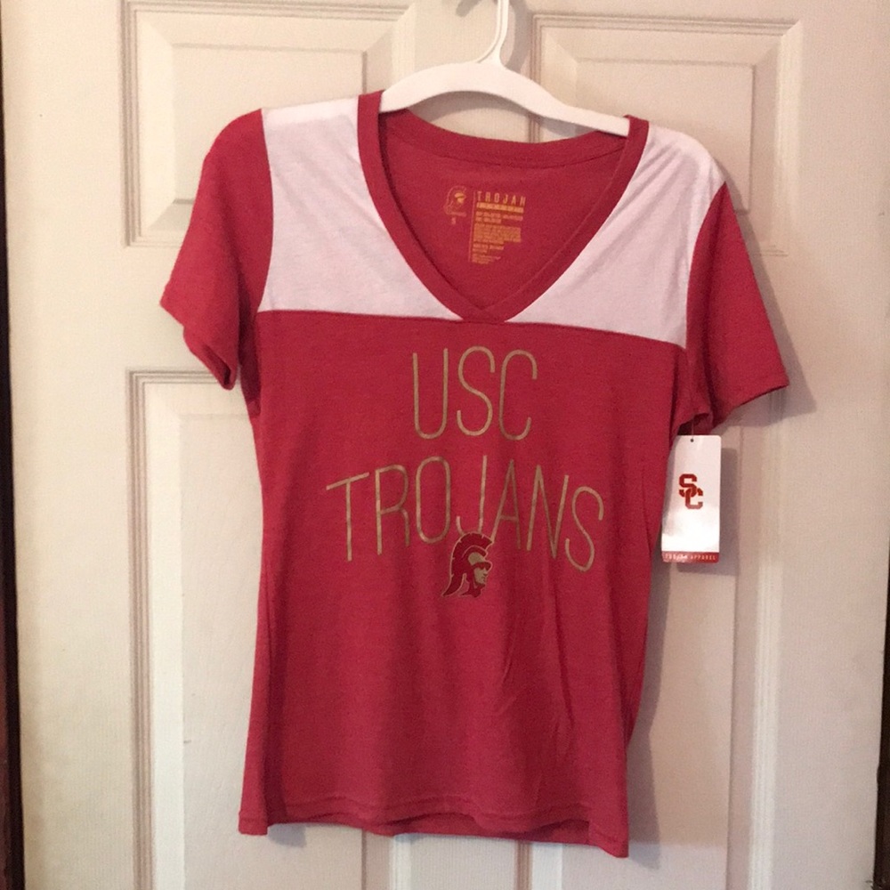 USC Trojans V-Neck Graphic T-Shirt Women’s Small New with Defects NWD